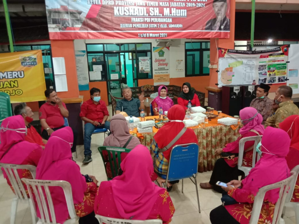 Bertemu Ibu Ibu PKK, Ketua DPRD Jatim Kusnadi Disambati Pavingisasi dan Posyandu
